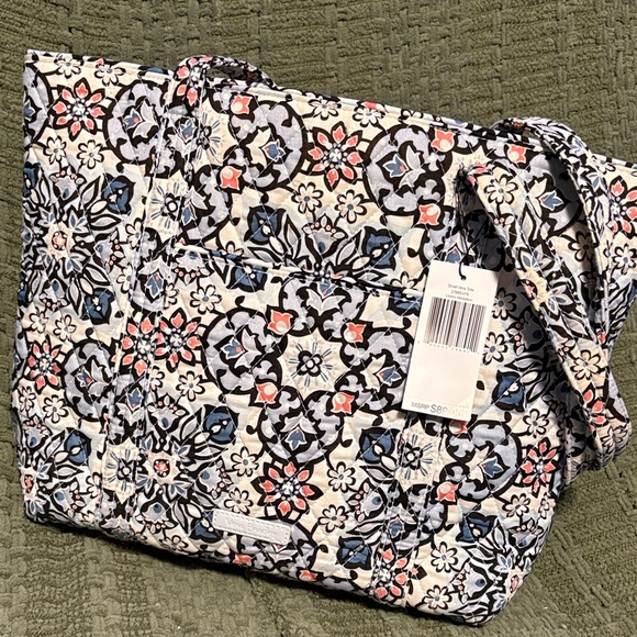 Vera Bradley Handbags - NWT Vera Bradley Small Tote – Lisbon Medallion